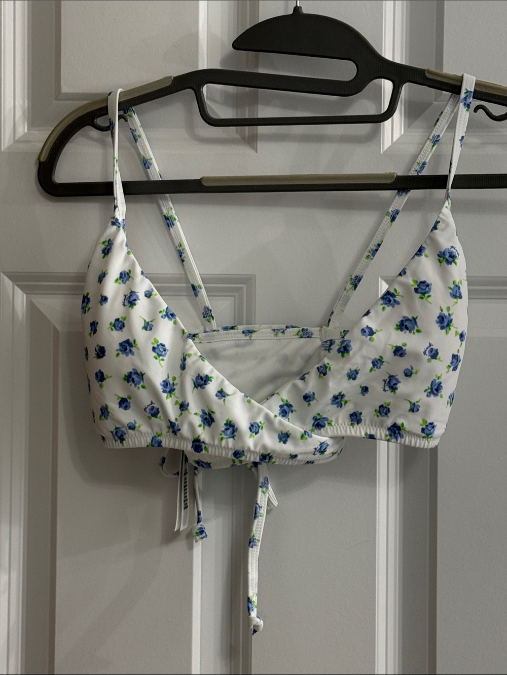 PINK Victoria's Secret White Bikini Top with Blue Floral Print NWT